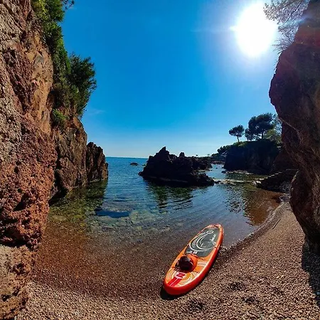 Bel Vue Sur Parc 1 Fermee Et 1 Espace Cabine * Saint-Raphael (Var)